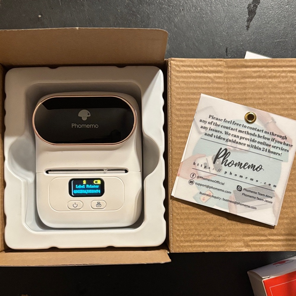 Phomemo Thermal Label Printer with Labels - Picture 4 of 4
